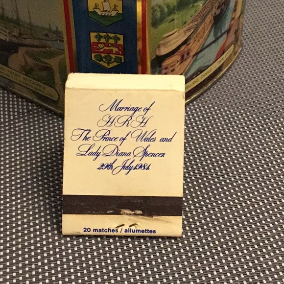 Vintage Royal Tin -collectible - Picture 6 of 8